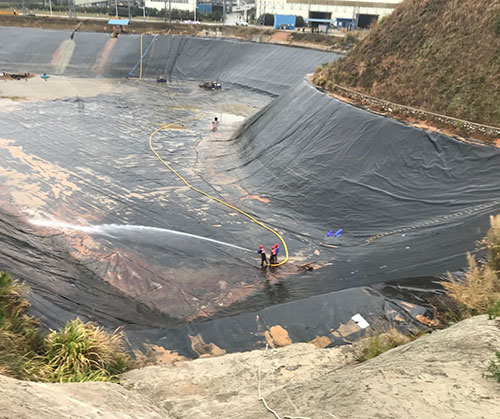 荔波废水池清理